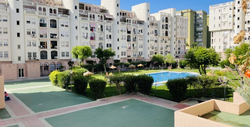 Piscina Conjunto residencial, sito en Avenida Los Manantiales, Torremolinos