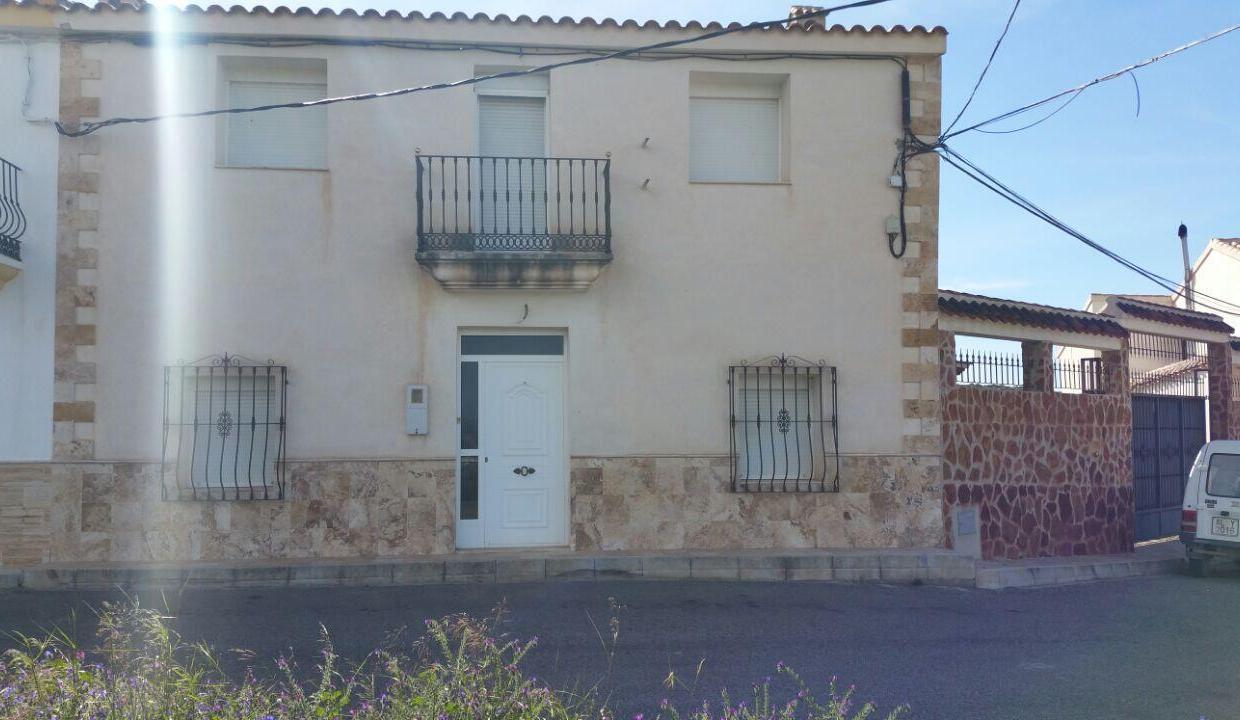 Fachada de casa a la venta en el Valle del Almanzora