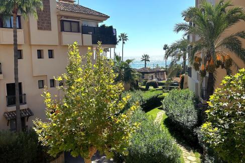Vista desde terraza de apartamento en venta en Costalita, Estepona