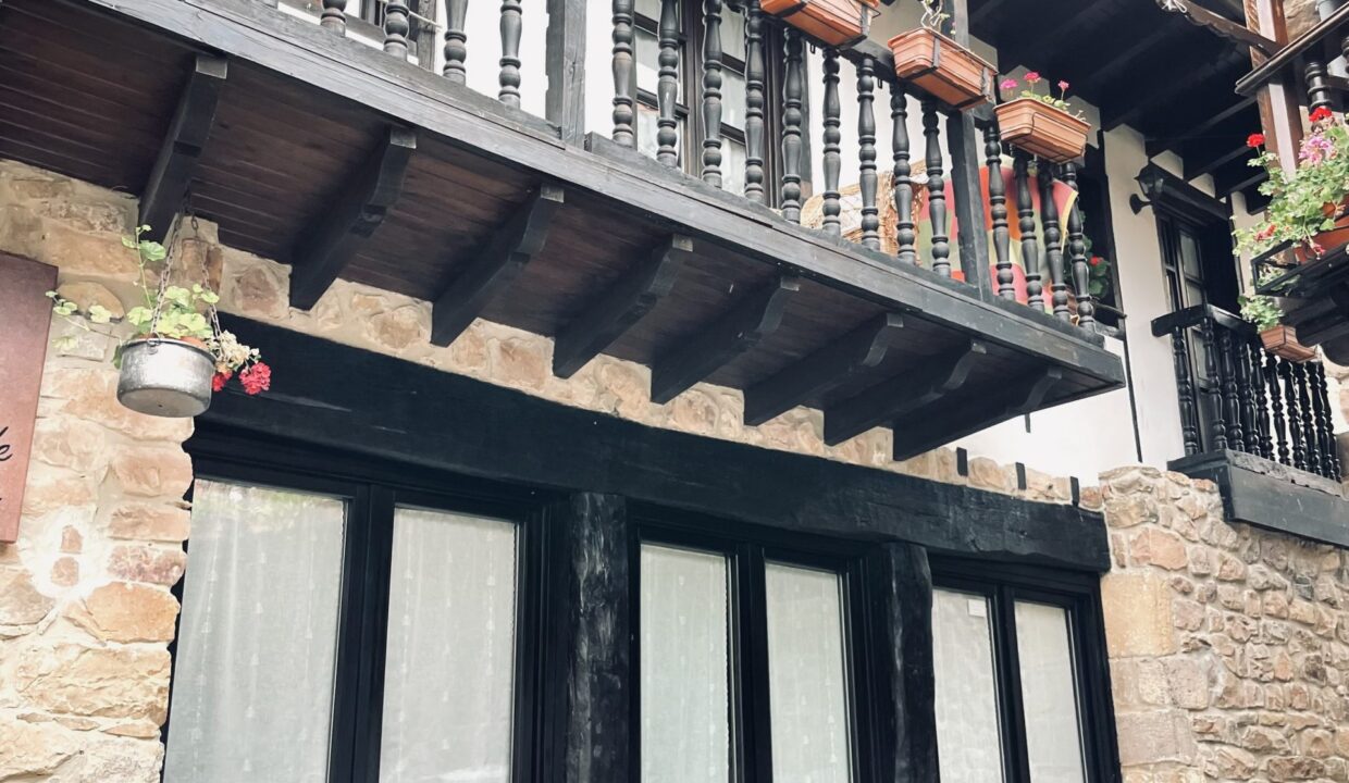 Casa típica en Bárcena Mayor, Cantabria