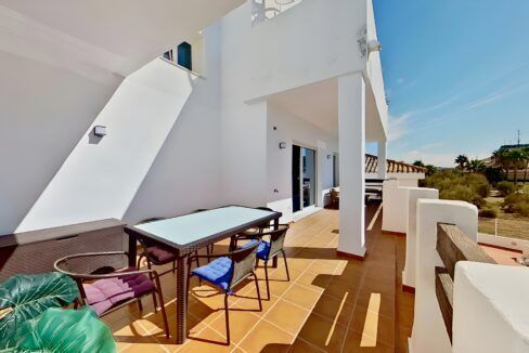 AYRE ESTATES comercializa este apartamento de dos dormitorios y dos baños, en Valle Romano, Estepona (1)