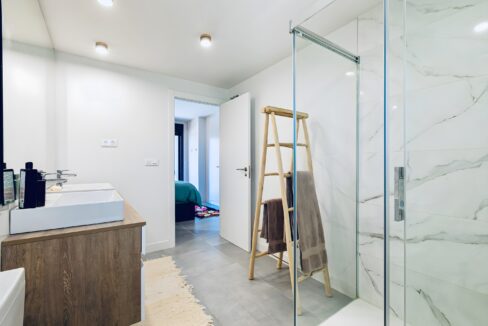 AYRE ESTATES presents this home in OASIS365, on the Golden Mile, Estepona (29)