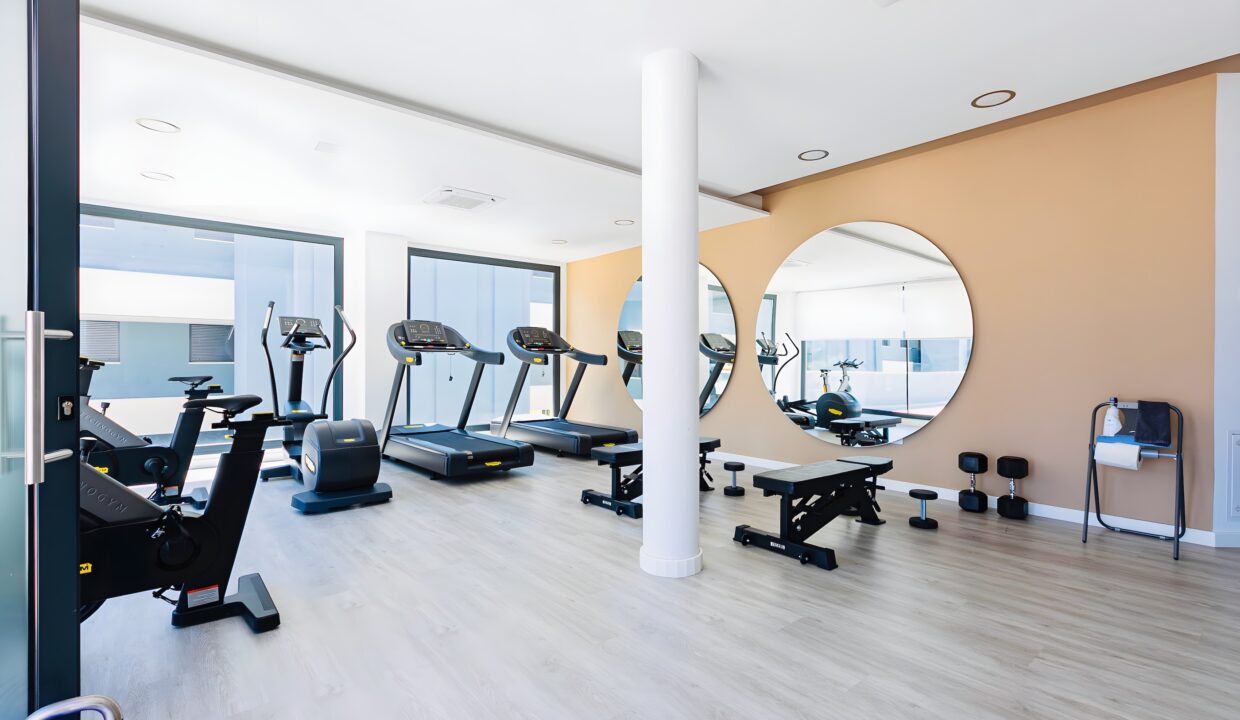 AYRE ESTATES presents this home in OASIS365, on the Golden Mile, Estepona (51)