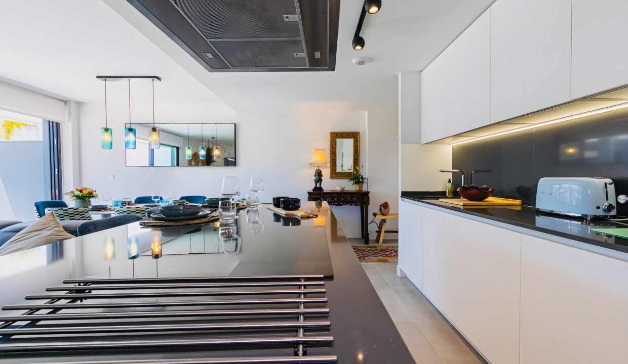 AYRE ESTATES presents this home in OASIS365, on the Golden Mile, Estepona (54)