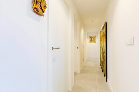 AYRE ESTATES presents this home in OASIS365, on the Golden Mile, Estepona (57)