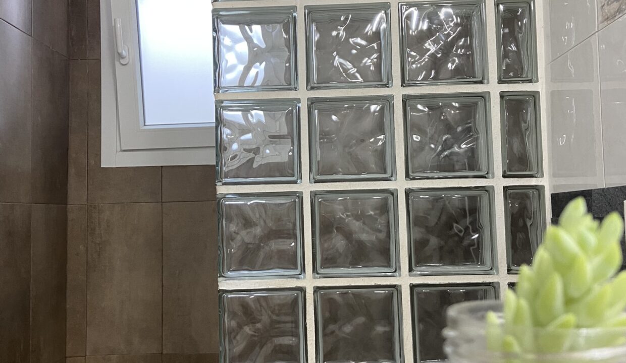 salle de bain 2 rez-de-chaussée (1)