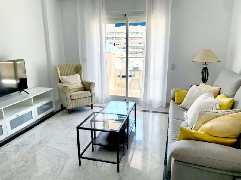 Apartamento con vistas al mar en Puerto Banús