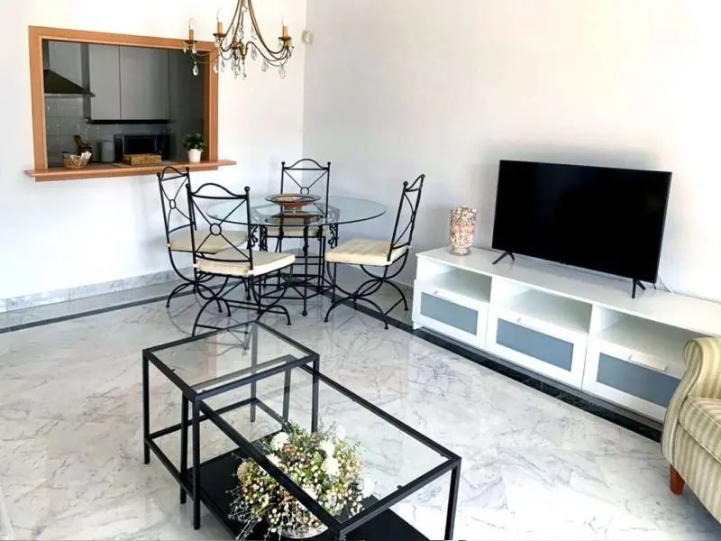 Apartamento con vistas al mar en Puerto Banús