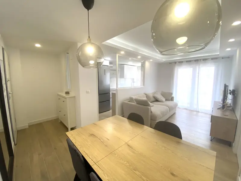 Alquiler de fantástica vivienda junto a metro