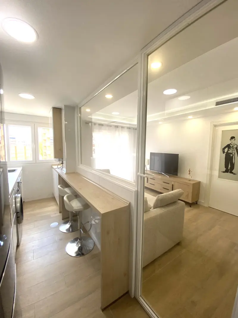 Alquiler de fantástica vivienda junto a metro