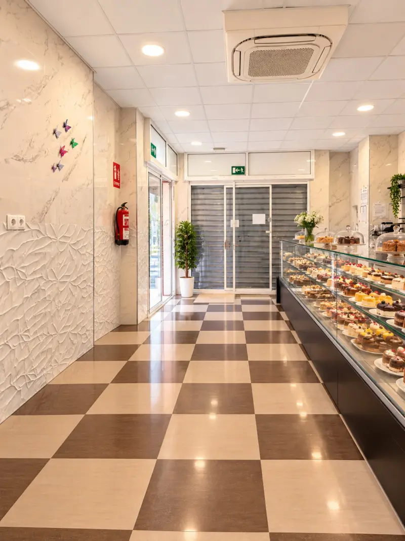 Local comercial en venta en Torremolinos equipado