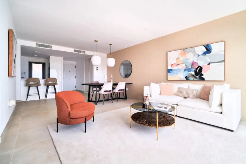 Salón de una vivienda de Higuerón Bay Residences
