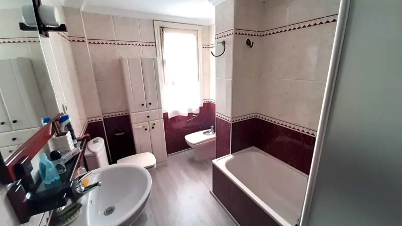 Baño en suite, venta vivienda Avenida Andalucía